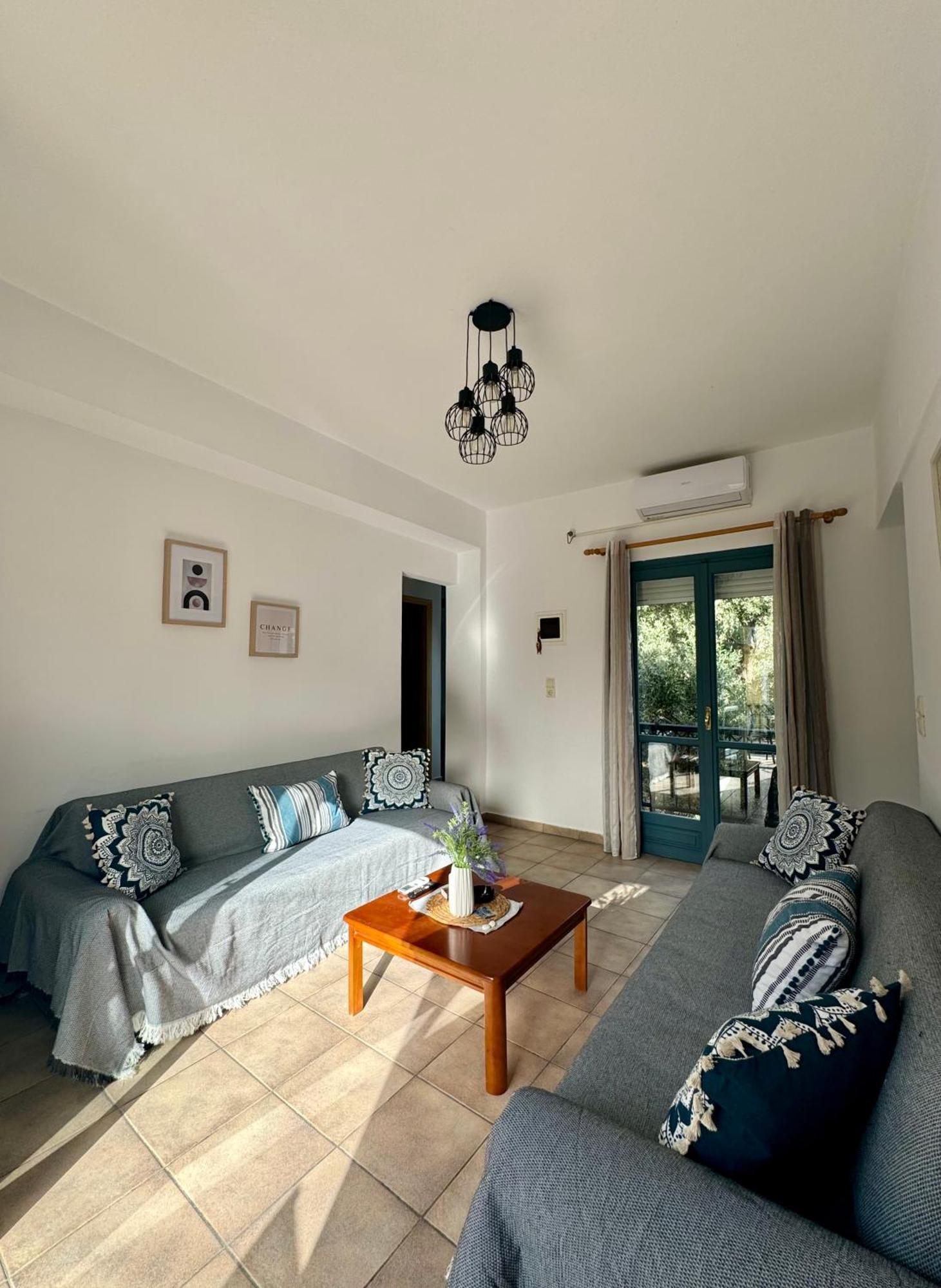 Melinda'S Cozy Apartments Plomari Екстер'єр фото