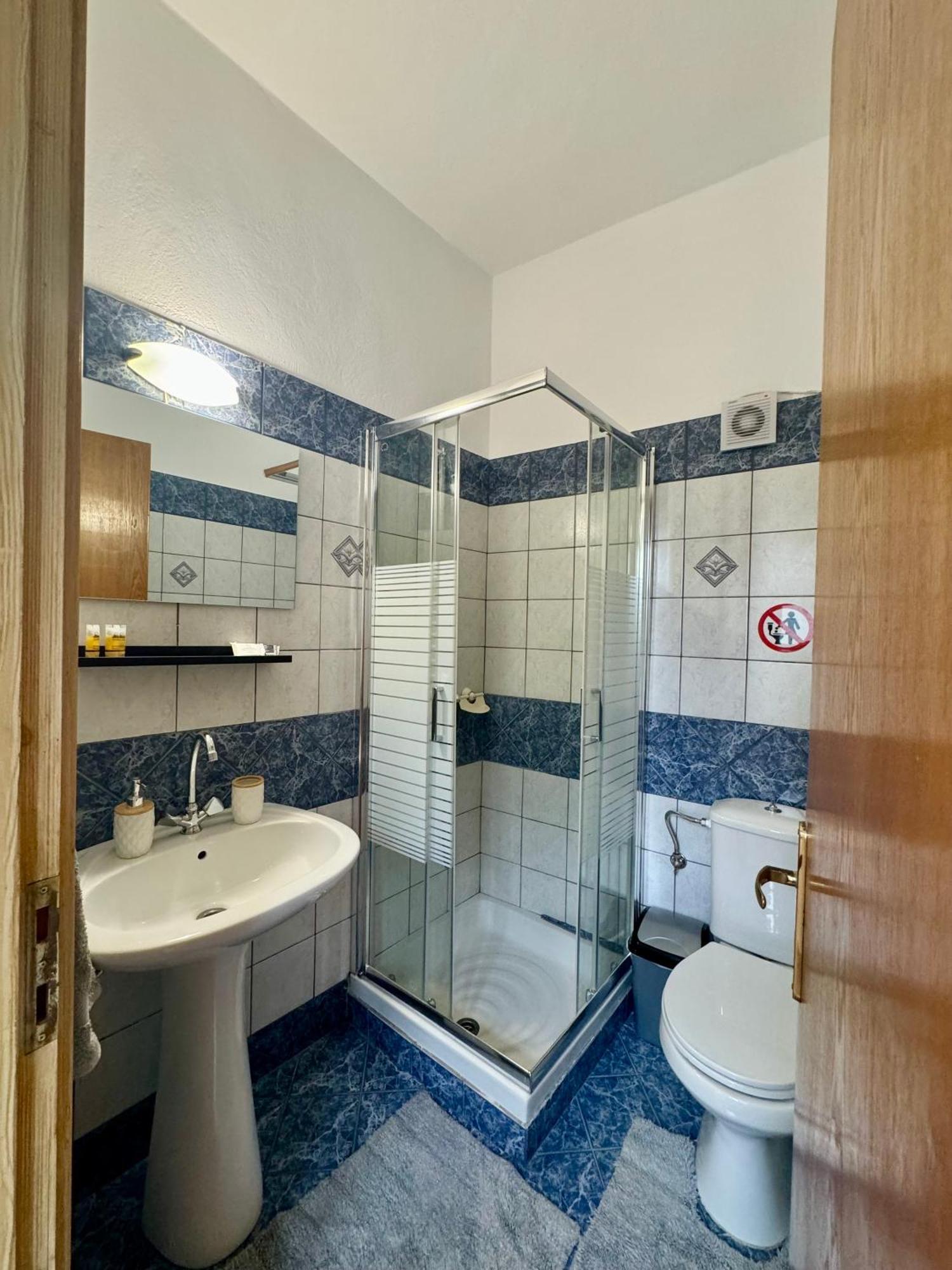 Melinda'S Cozy Apartments Plomari Екстер'єр фото